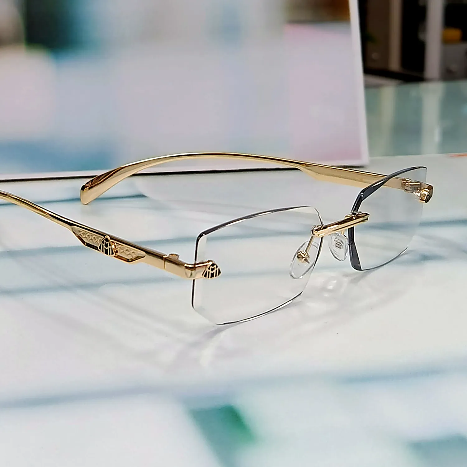 L-106 Crystal Bifocal